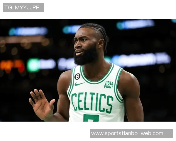 轻松发挥杰伦布朗13投6中轻松斩获21分1篮板展现实力